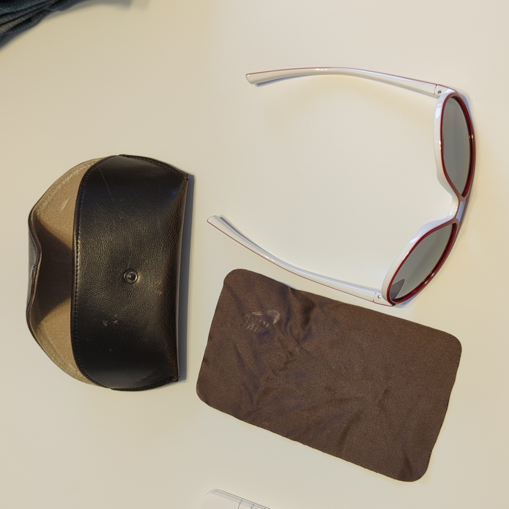 Nike Sunglasses with protective case and cleaning cloth